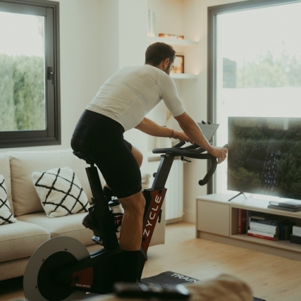 Dolor lumbar en ciclistas causas comunes y cómo prevenirlo desde el ajuste