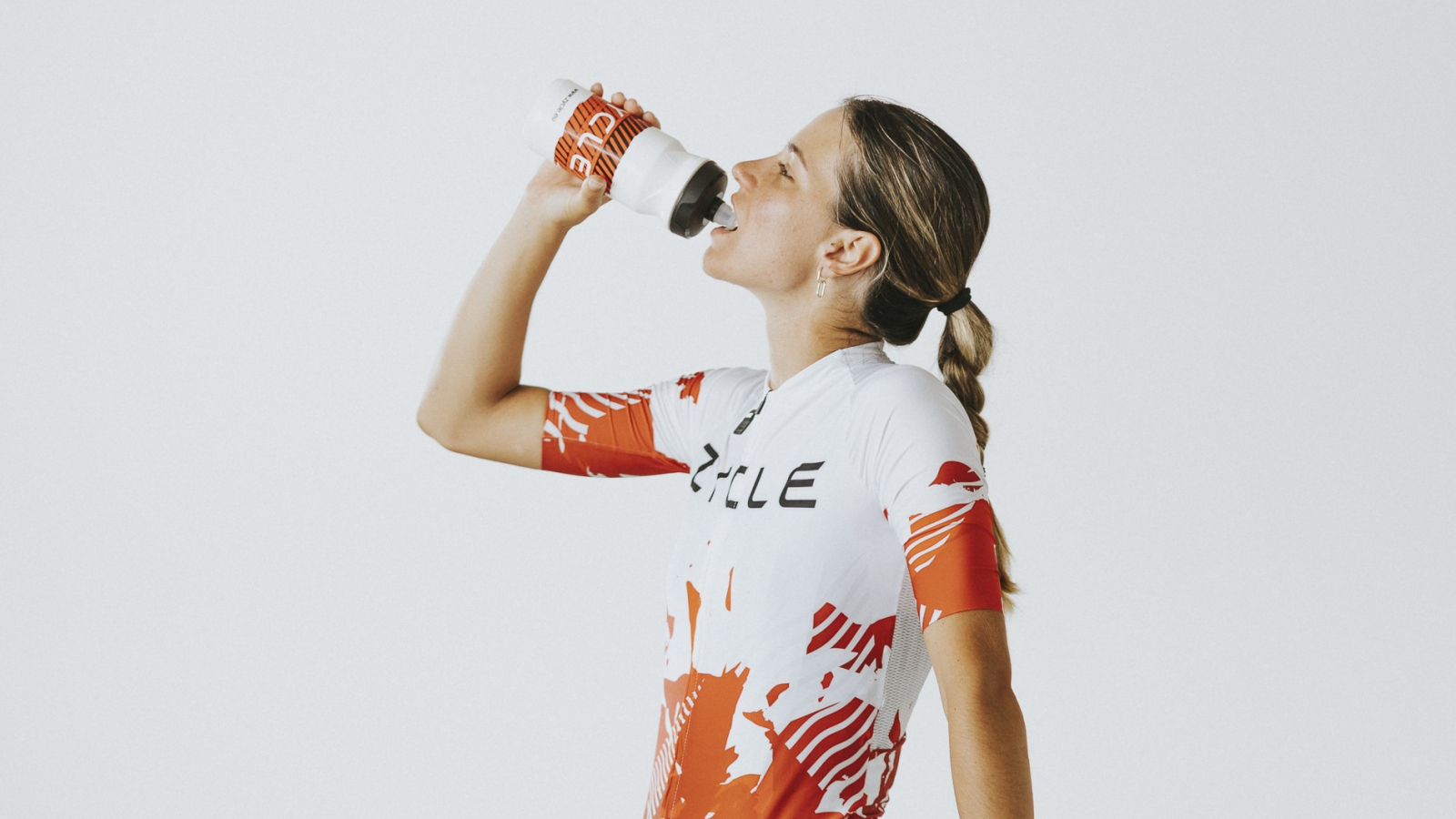 Ejercicio en verano consejos para practicar ciclismo indoor con calor