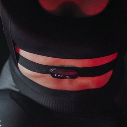 Los-mejores-accesorios-para-mejorar-tu-experiencia-en-bicicleta-indoor