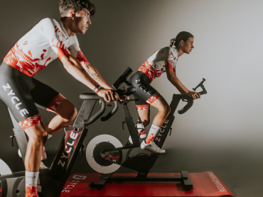 Pedalear de pie o sentado